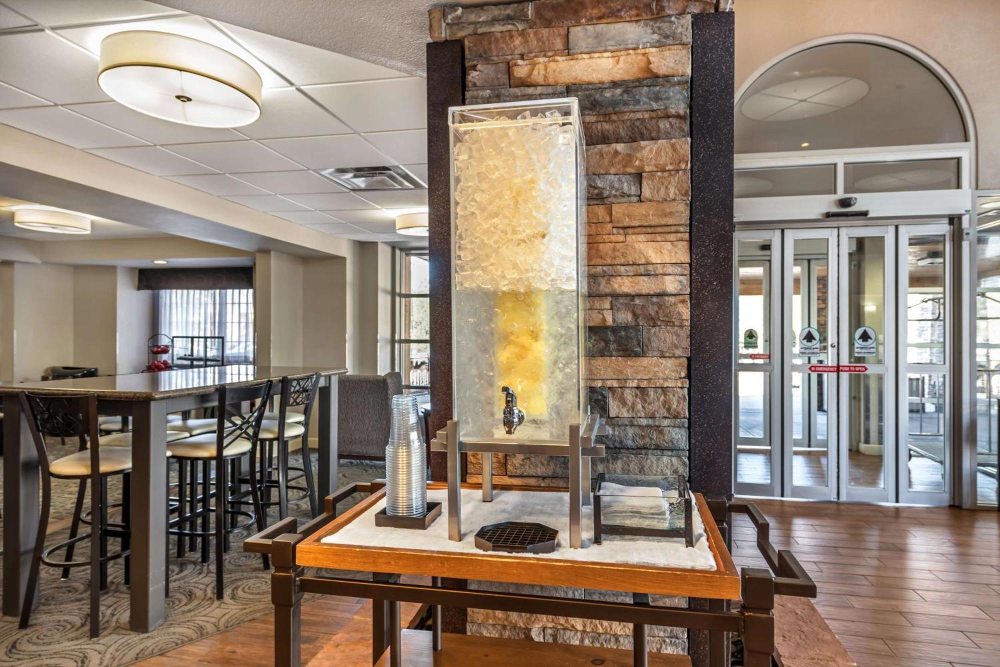 Best Western Plus Peak Vista Inn & Suites Colorado Springs Exteriör bild