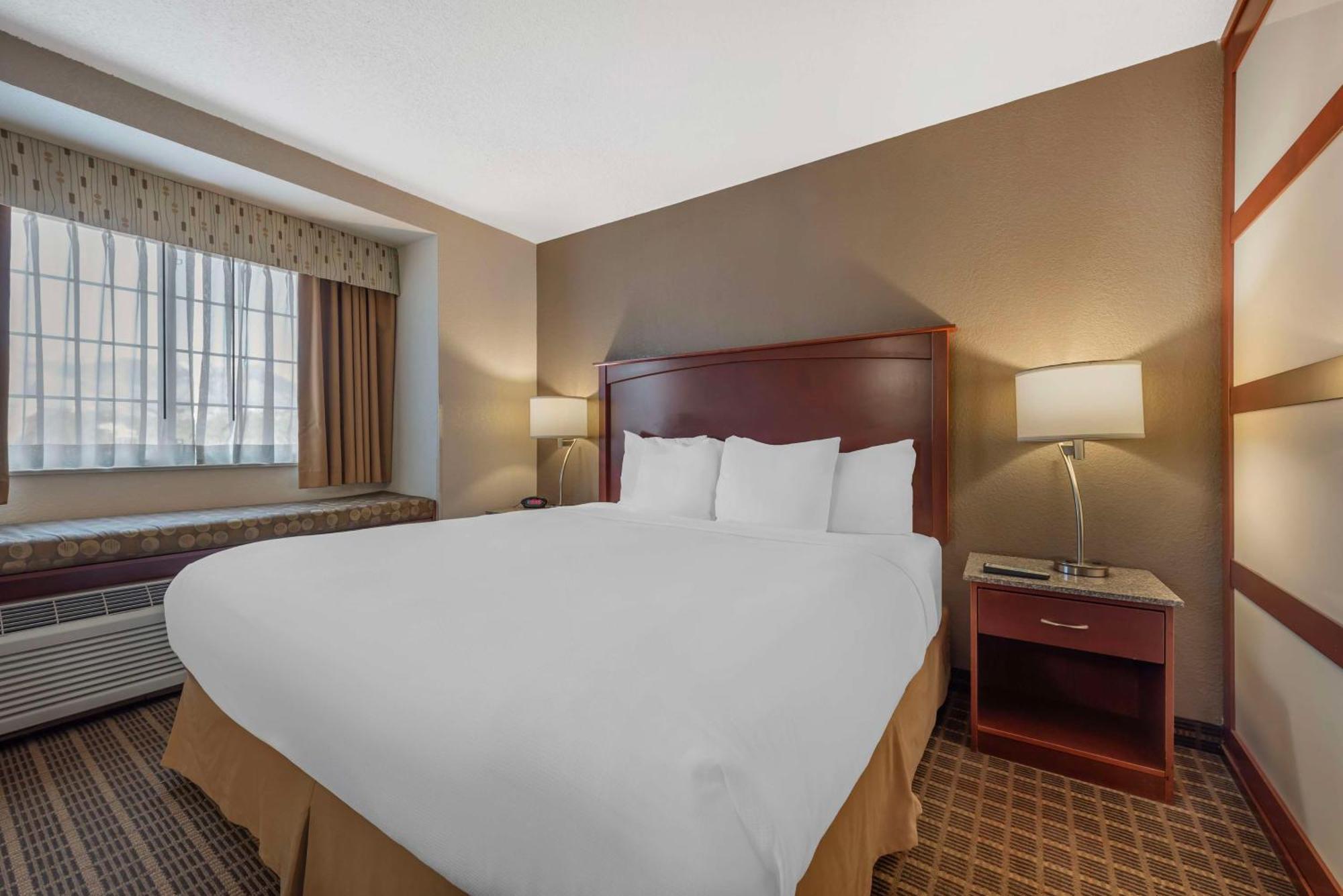 Best Western Plus Peak Vista Inn & Suites Colorado Springs Exteriör bild