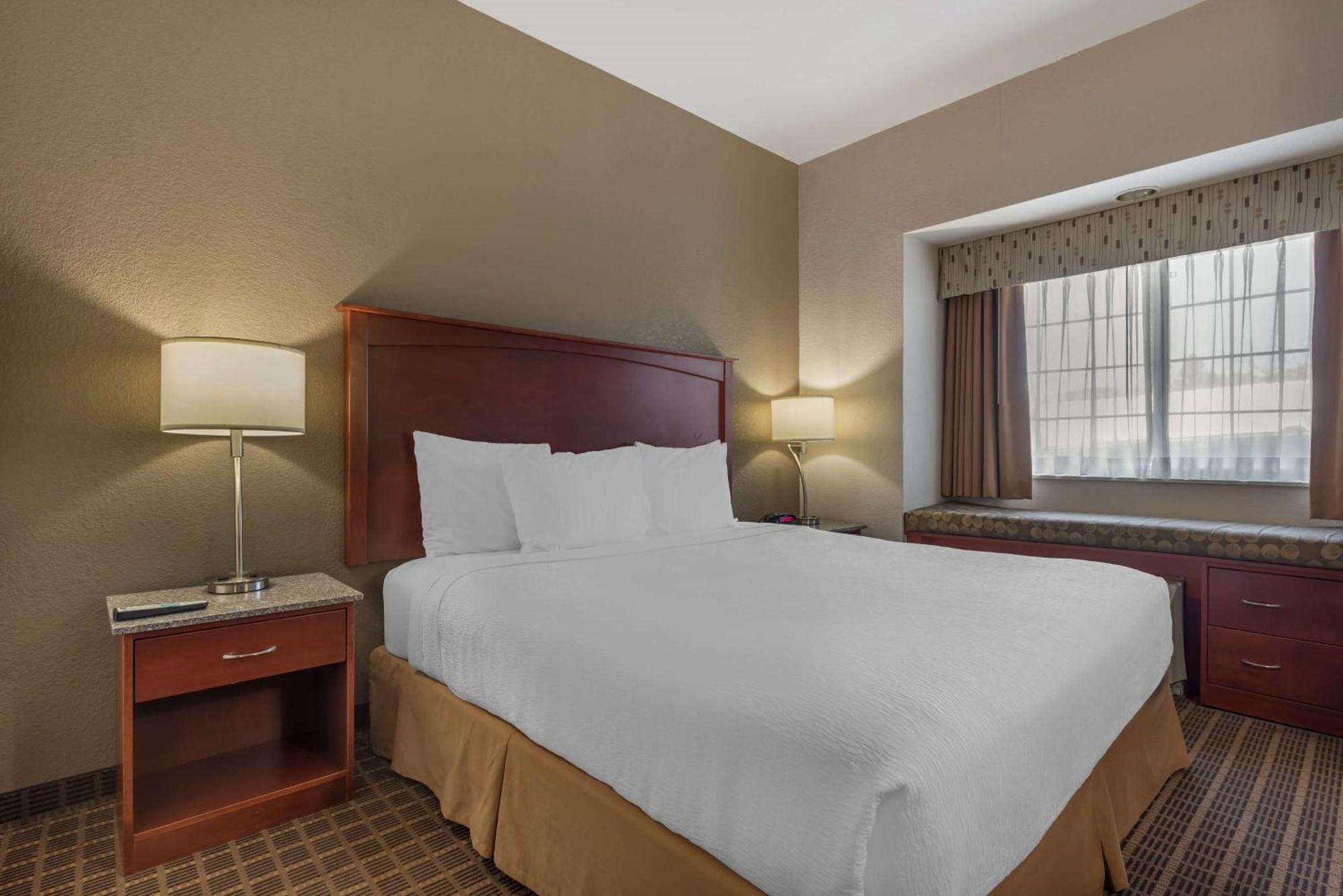 Best Western Plus Peak Vista Inn & Suites Colorado Springs Exteriör bild