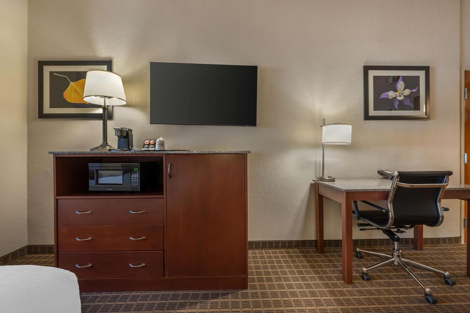 Best Western Plus Peak Vista Inn & Suites Colorado Springs Exteriör bild